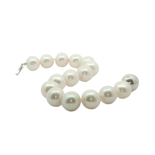 Fresh Water Pearls with 9CT White Gold Catch
